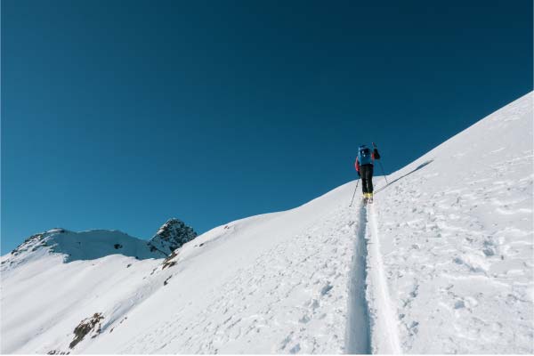 Faire du ski de randonnée
