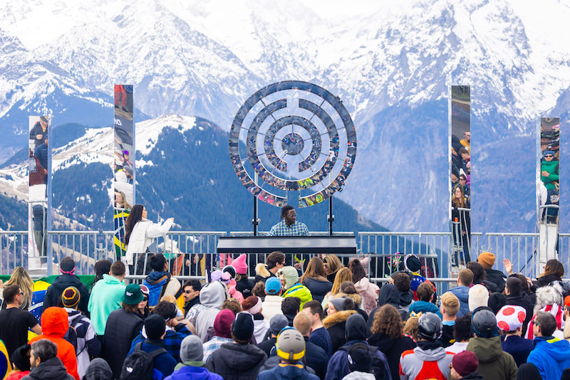 L'Alpe d'Huez. Au festival Tomorrowland, une école des grands DJ